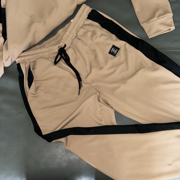 Track suit - Picture 3 of 5